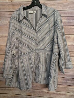 Cato Plus Size 26/28W Striped Button Front Tunic Top Gray Metallic Blouse #O5